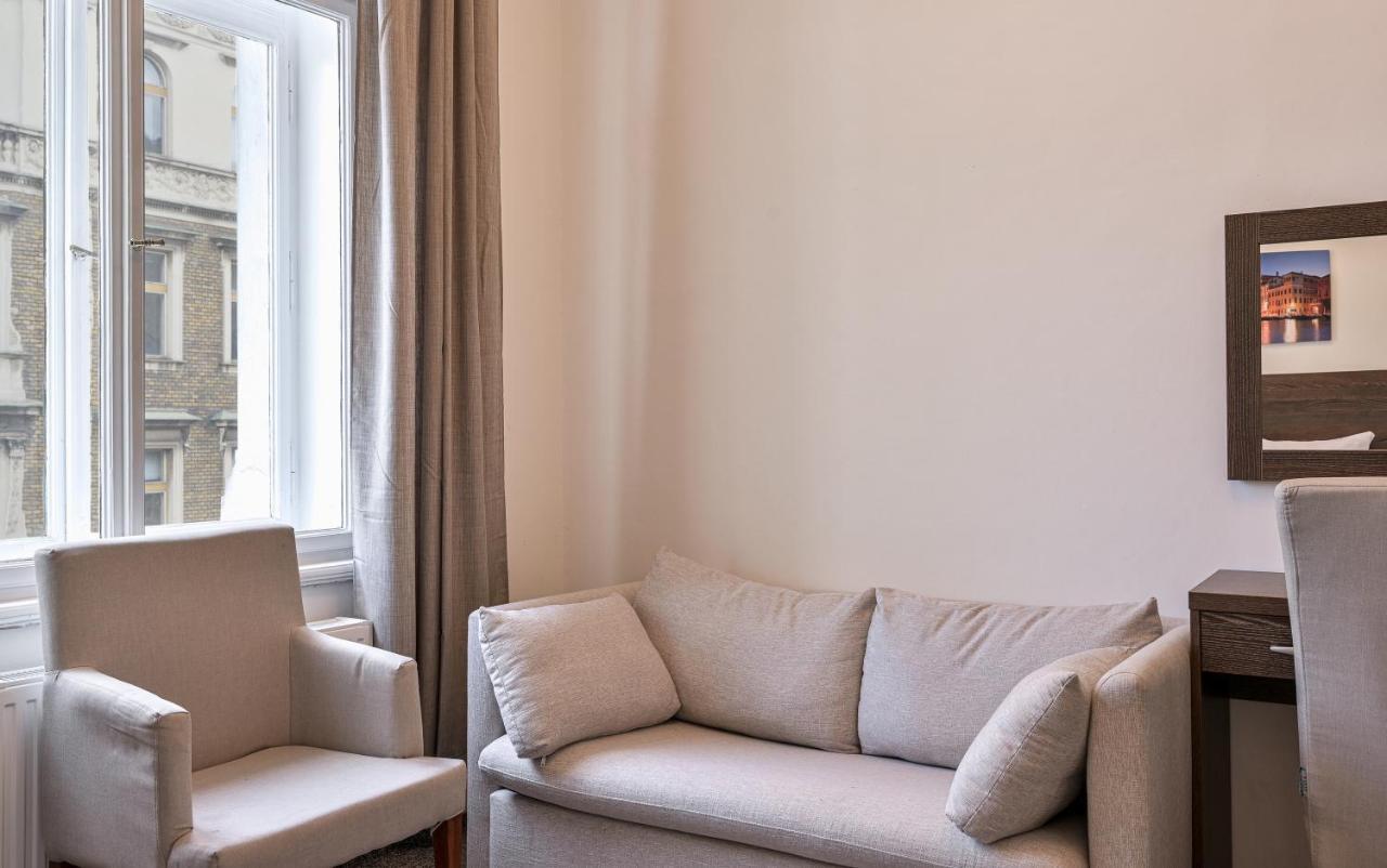 Hotel Venezia Praag Buitenkant foto